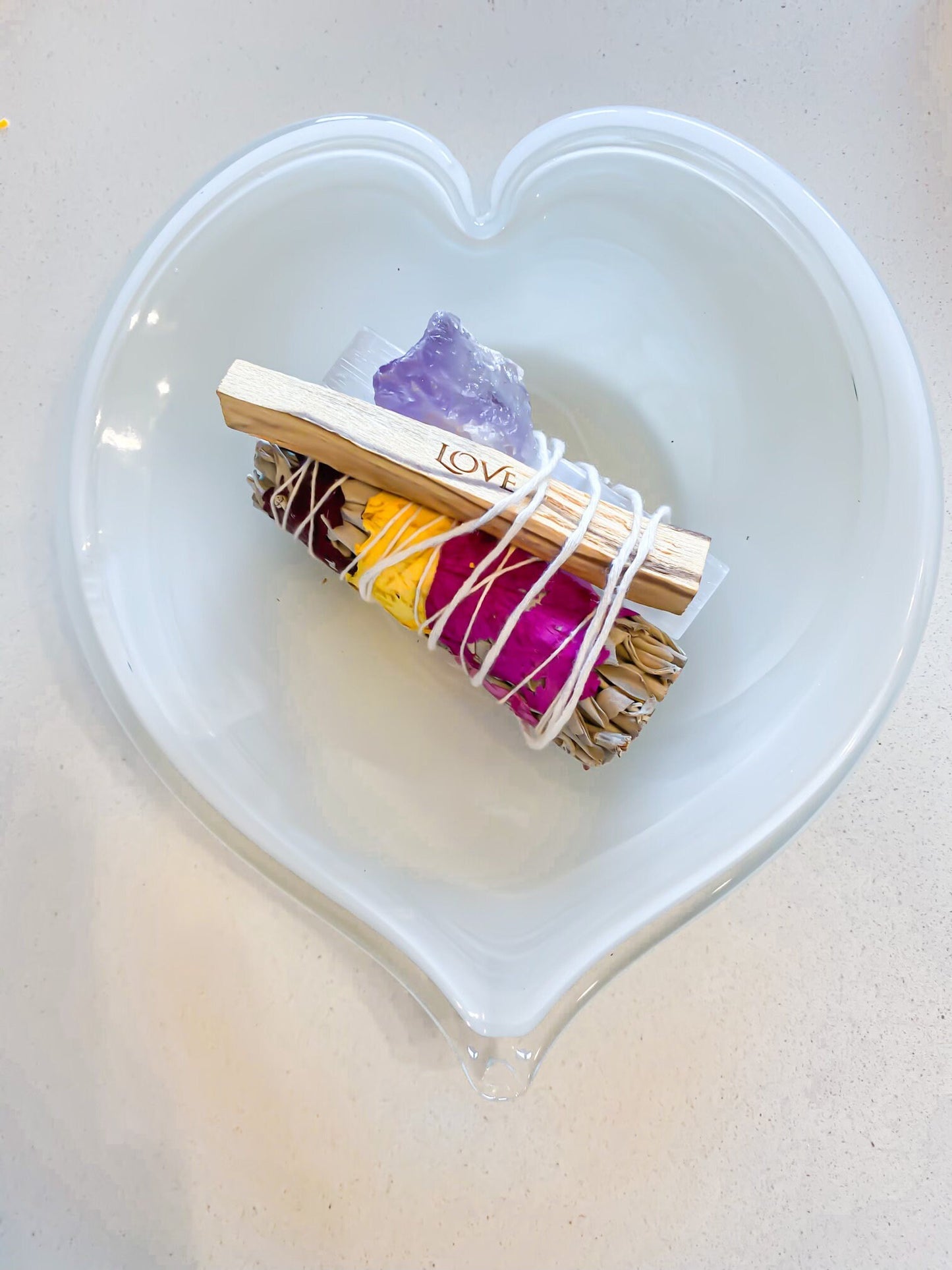 Self Love Sage Gift Bundle Love Smudge Set| Love and Passion Sage Bundle | Sage Bundle With Crystal | Rough Quartz| Palo Santo| Selenite - Crystals for everyone • Crystals And Cord