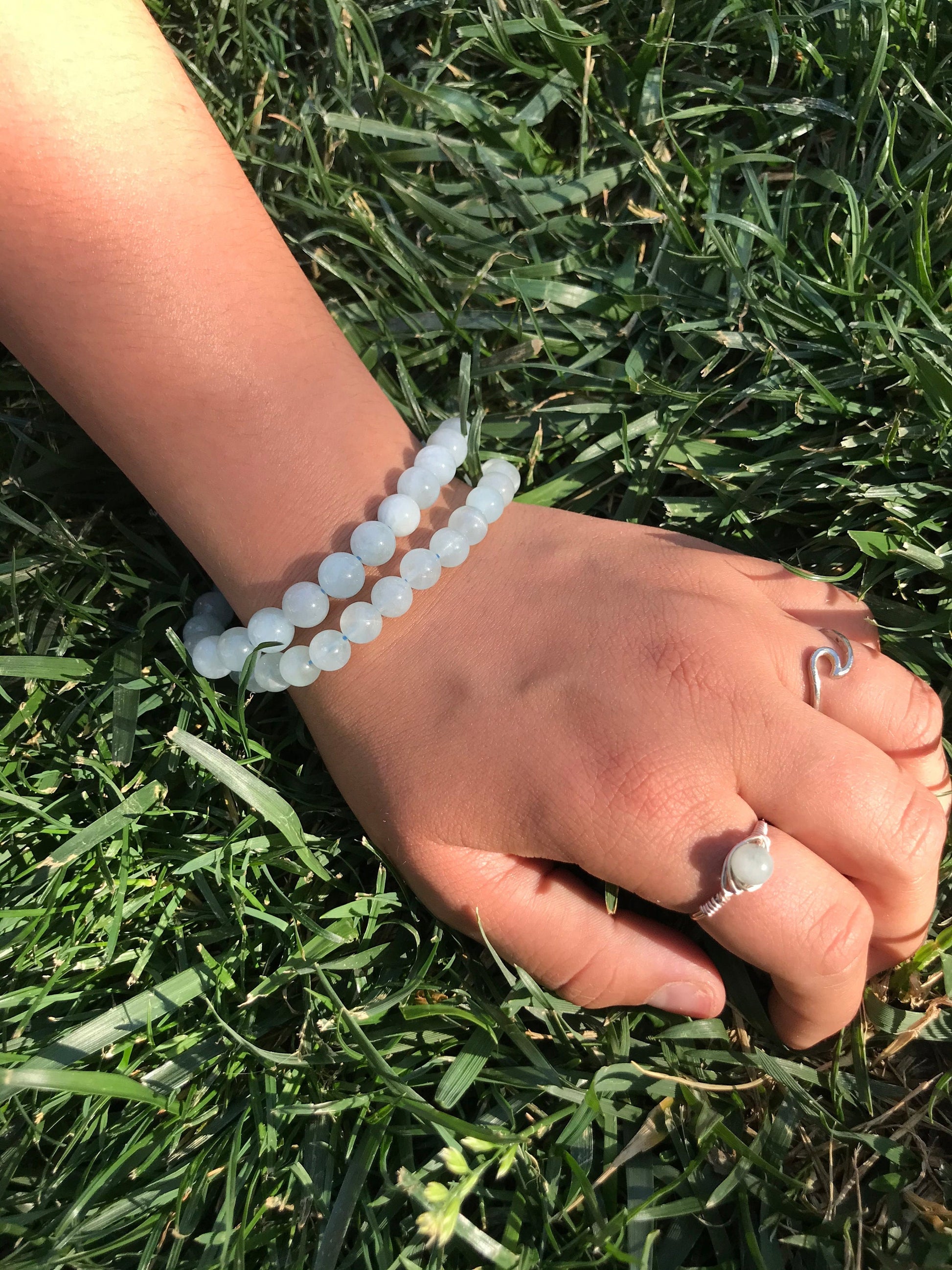 Calming Aquamarine Gemstone Bracelet with 6mm Beads for Stress Relief and Mental Clarity - Crystals for everyone • Crystals And Cord