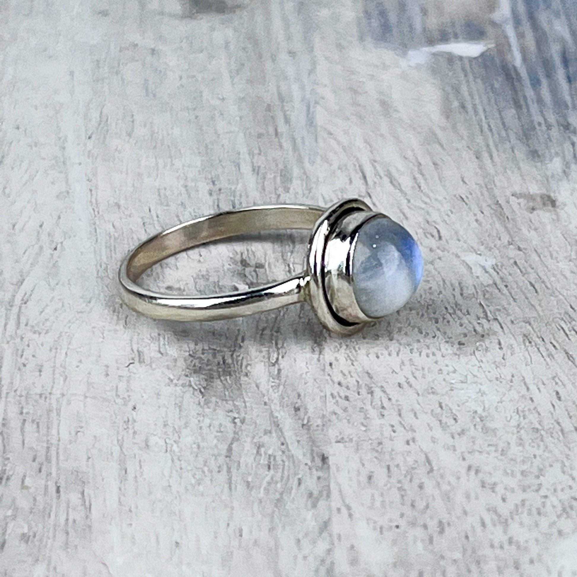 Minimalist Rainbow Moonstone Ring in 925 Sterling Silver – Simple & Elegant Crystal Jewelry for Emotional Clarity and Inner Peace - Crystals for everyone • Crystals And Cord