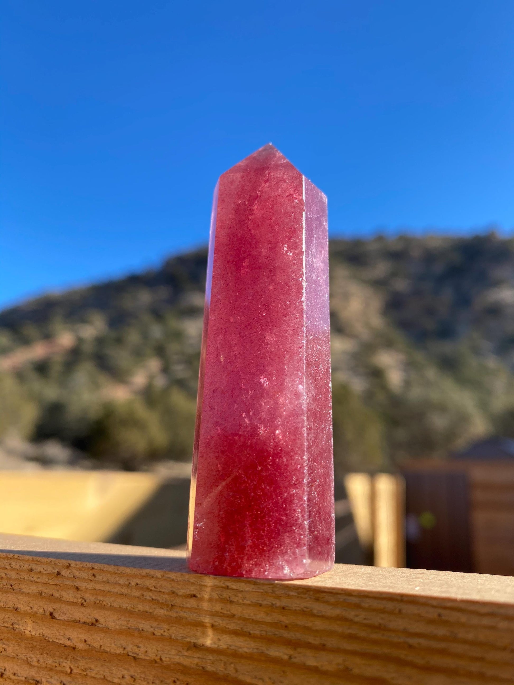 Red Aventurine / Strawberry Quartz Tower – Polished Red Crystal for Vitality, Motivation & Heart Healing – Standing Point for Energy Work - Crystals for everyone • Crystals And Cord