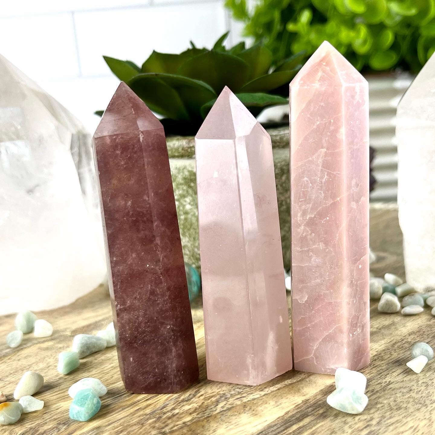 Red Aventurine / Strawberry Quartz Tower – Polished Red Crystal for Vitality, Motivation & Heart Healing – Standing Point for Energy Work - Crystals for everyone • Crystals And Cord